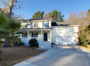 28 Commissioners Ct, Hanahan, SC 29410