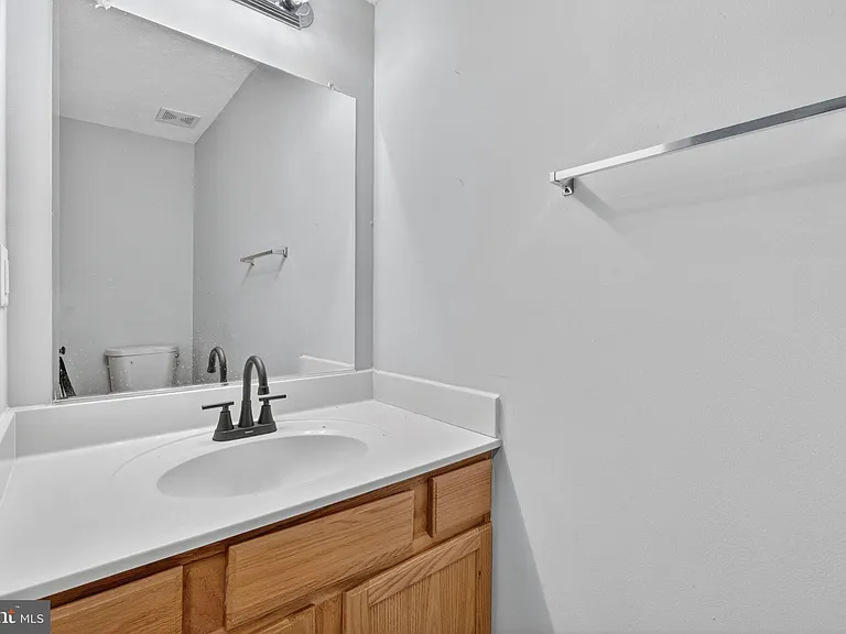 1609 Airport Ave — Photo 4