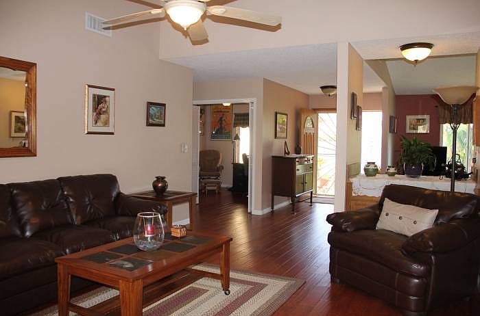 2nd image of 3826 Avenida Johanna
