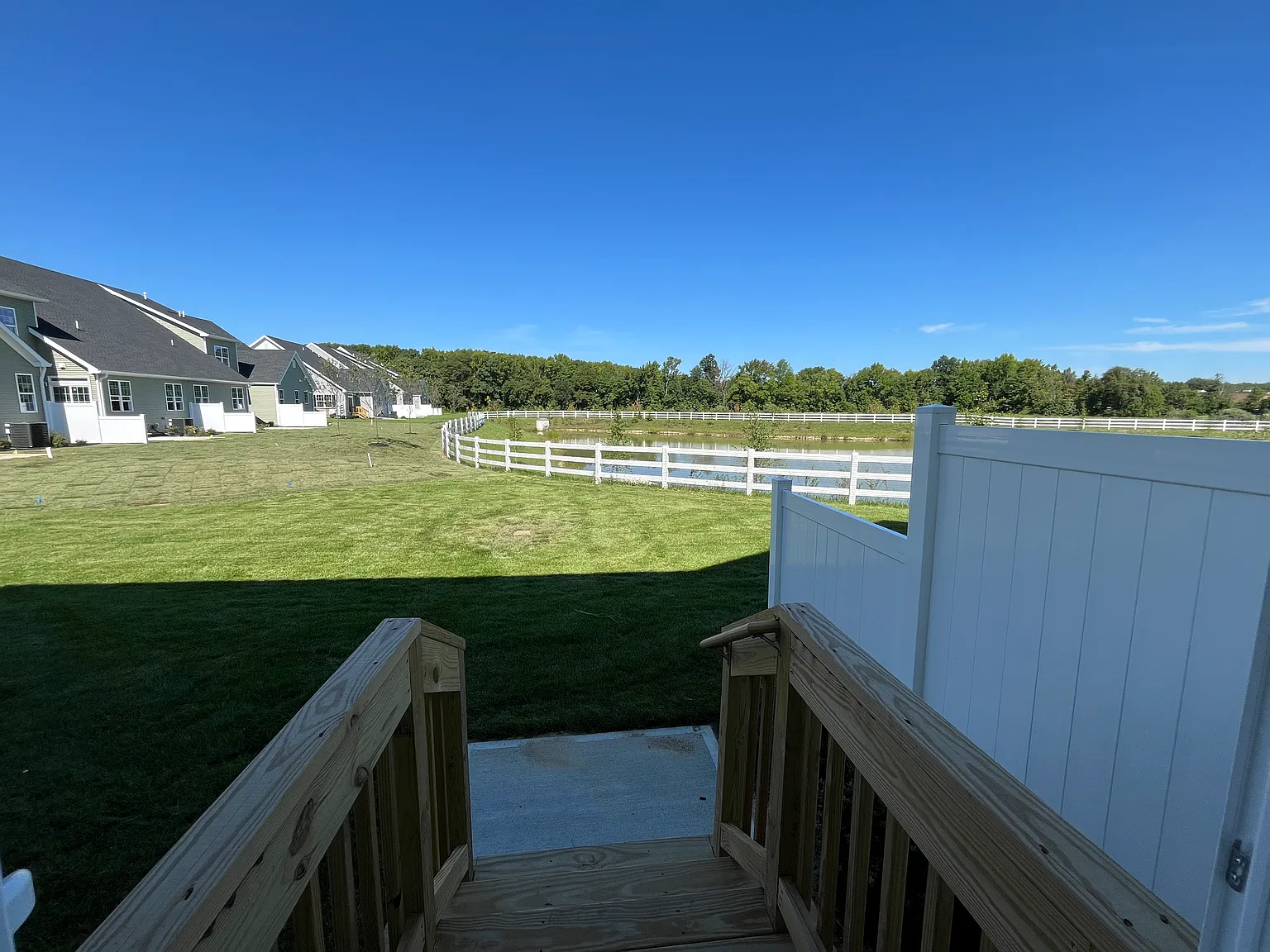1602 Justin Dr — Photo 1