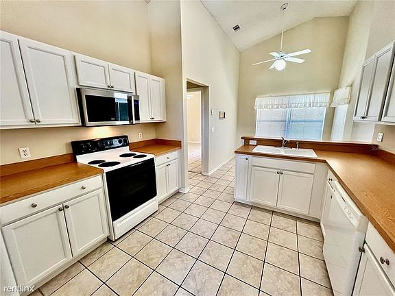 3rd image of 268R Old Mill Cir