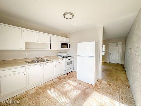 2nd image of 2506 Avenue F Unit B