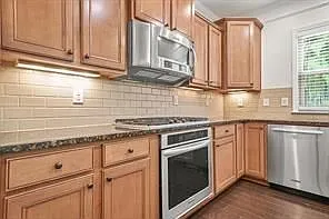 2550 Sibley Dr — Photo 6