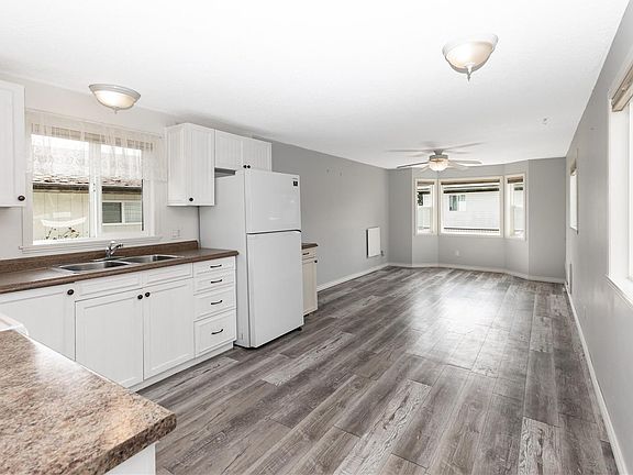 3rd image of 1630 Croation Rd #11