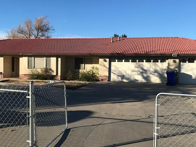 19092 Siesta Dr — Photo 1