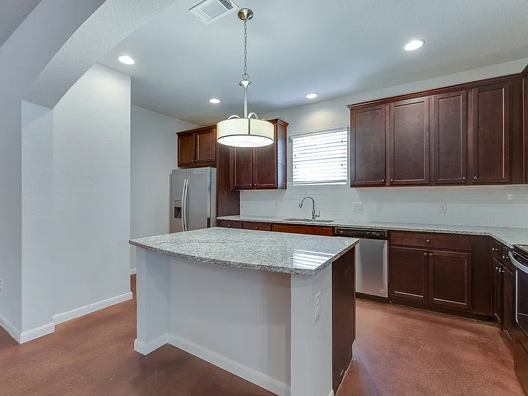 2538 S University Dr — Photo 7