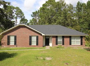 833 Lost Grove Ln, Hinesville, GA 31313