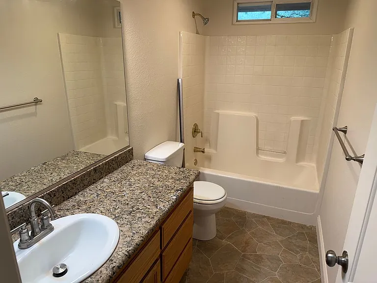 16656 Pinecrest Ct — Photo 10