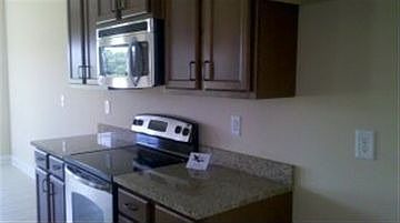 3rd image of 103 Sandy Springs Dr