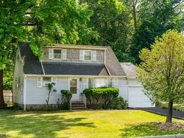894 Sterling St, Plainfield City, NJ 07062