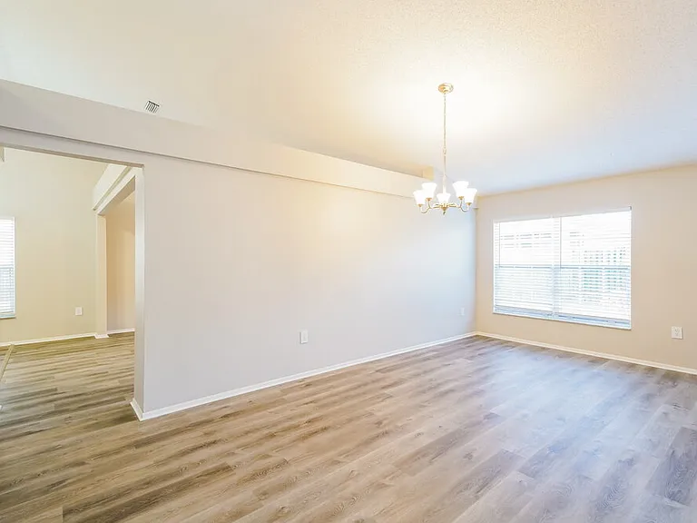 1434 Lakehurst Way — Photo 4
