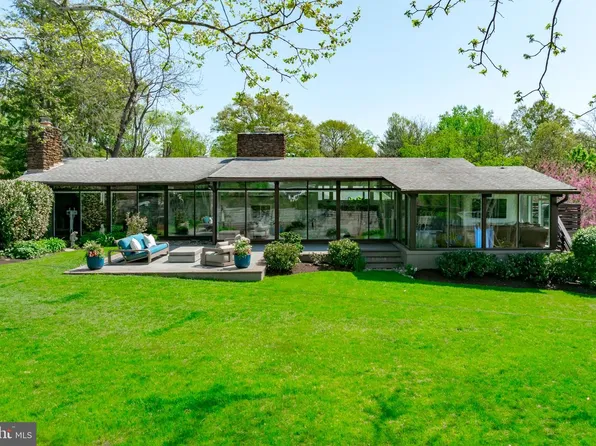 1924 Thomas Dr, Annapolis, MD 21409