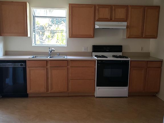 5th image of 1455 S Carmelina Ave