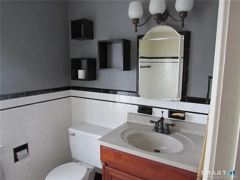 36 Rochford Ave — Photo 23