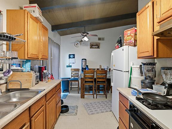 5th image of 349 Spring St