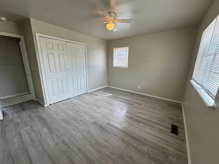 213 NW 84th St — Photo 11