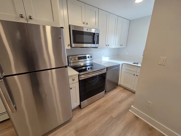 499 Beacon St #1 — Photo 2