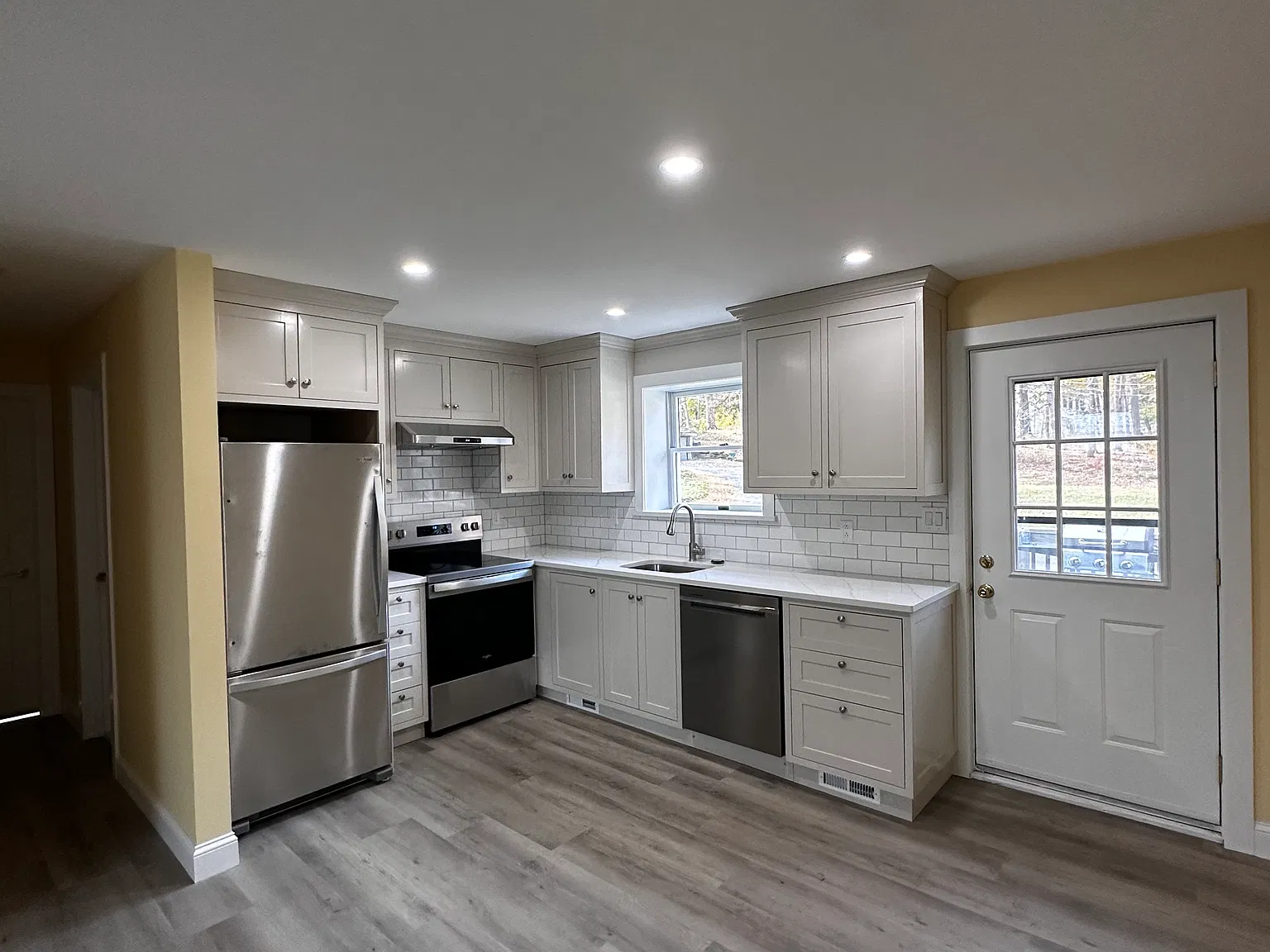 2 bed, 980 sqft, $3,000 — Photo 1