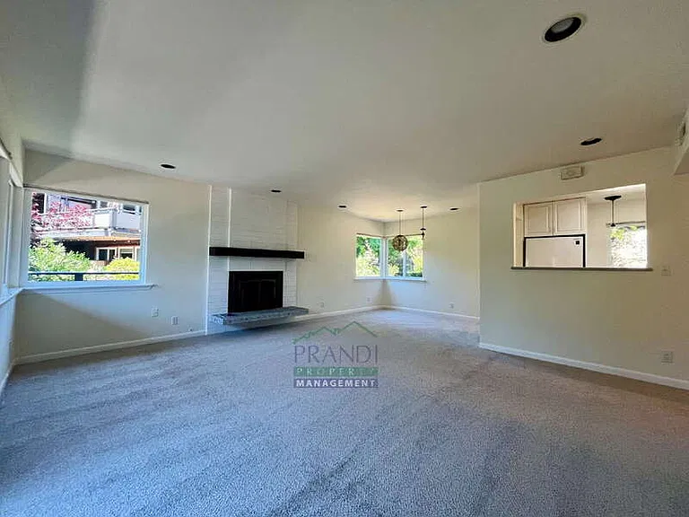 137 Pixley Ave — Photo 6