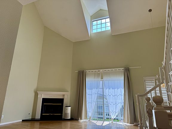 3rd image of 4355 Ventura Canyon Ave Unit 207
