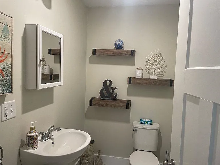 28 Campbell Dr #B — Photo 11