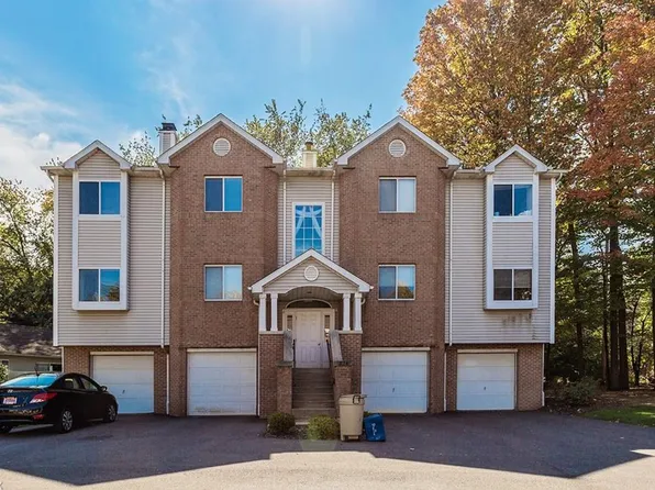 362 Village Pointe Dr #1, Akron, OH 44313