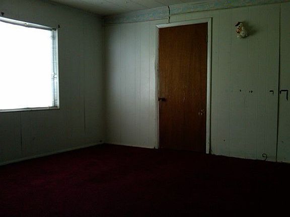 5th image of 306 E Wood Ave
