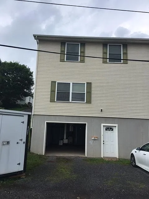 441 Spring St