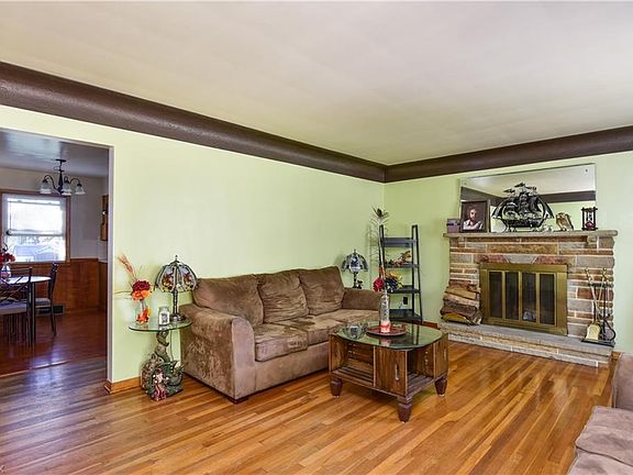 4th image of 43 Patterson Ct