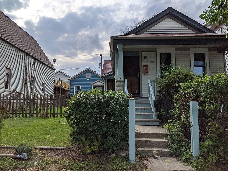 2nd image of 2239 N 1st St #2241