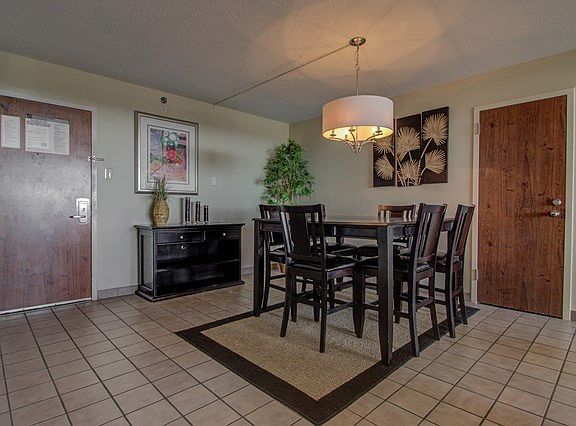 2nd image of 310 Padre Blvd