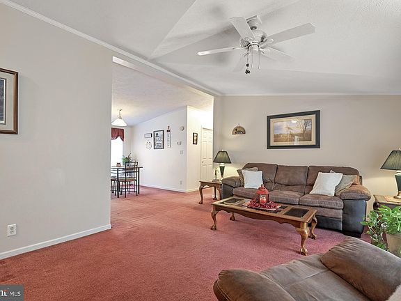 4th image of 953 Fernwood Dr