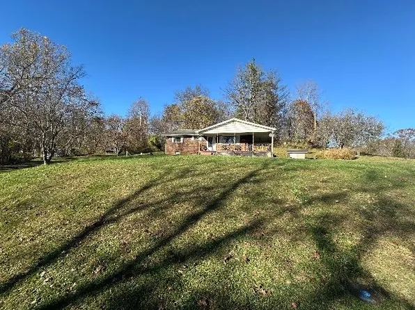 112 Lynwood Rd, Kenova, WV 25530