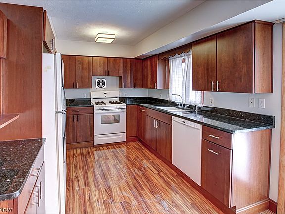 4th image of 14398 Sheldon Rd