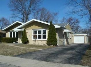 622 S Wayne Pl, Wheeling, IL 60090