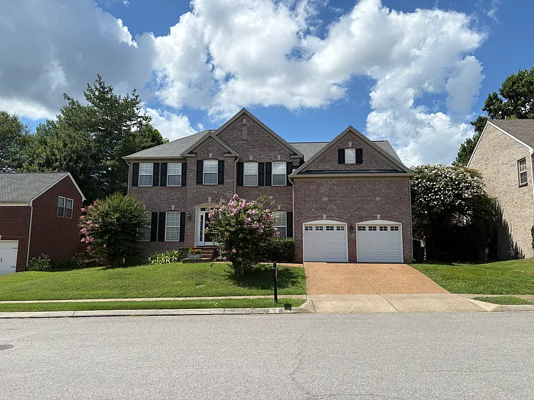 721 Braemere Dr — Photo 1