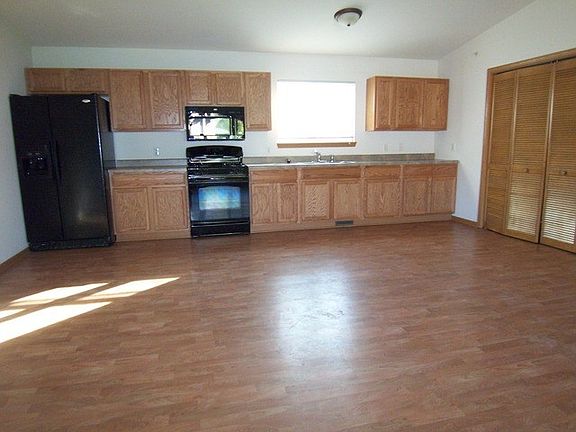4th image of 1418 N Poplar Ave