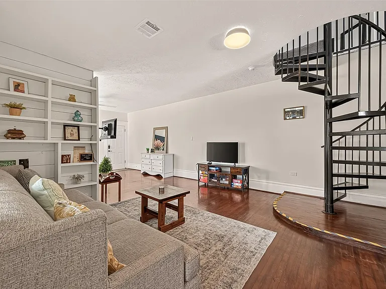 324 W Alabama St #2 — Photo 6