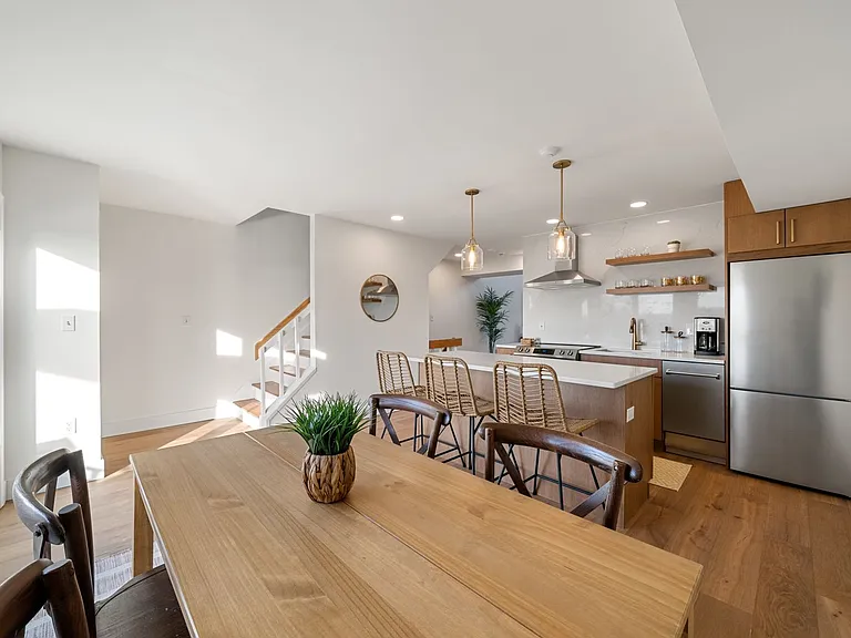 310 Swans Wharf Row — Photo 8