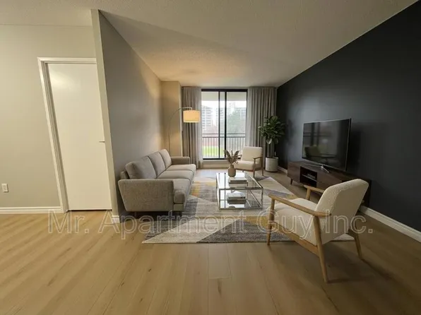 2200 Sherobee Rd, Mississauga, ON