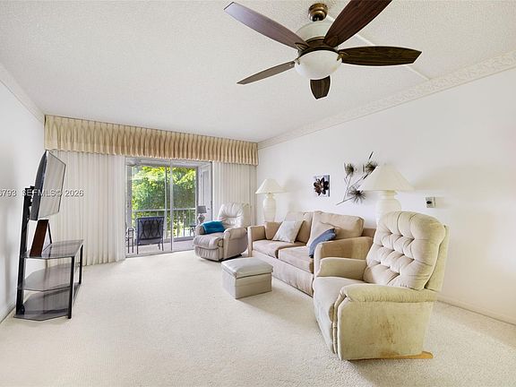 2nd image of 750 SE 6th Ave APT 322