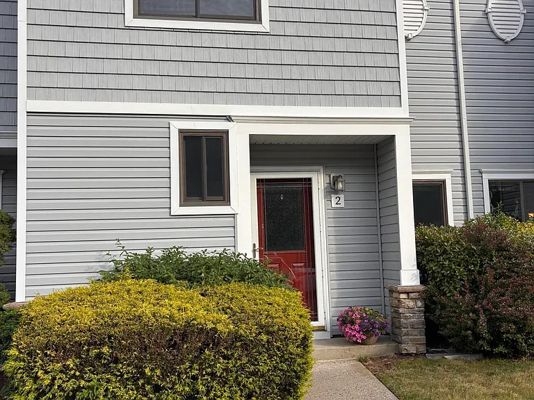 2 Joyce Ct — Photo 3