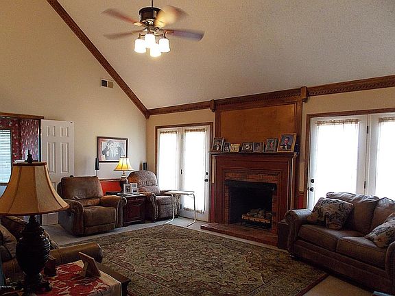 4th image of 2895 Forest Bend Dr