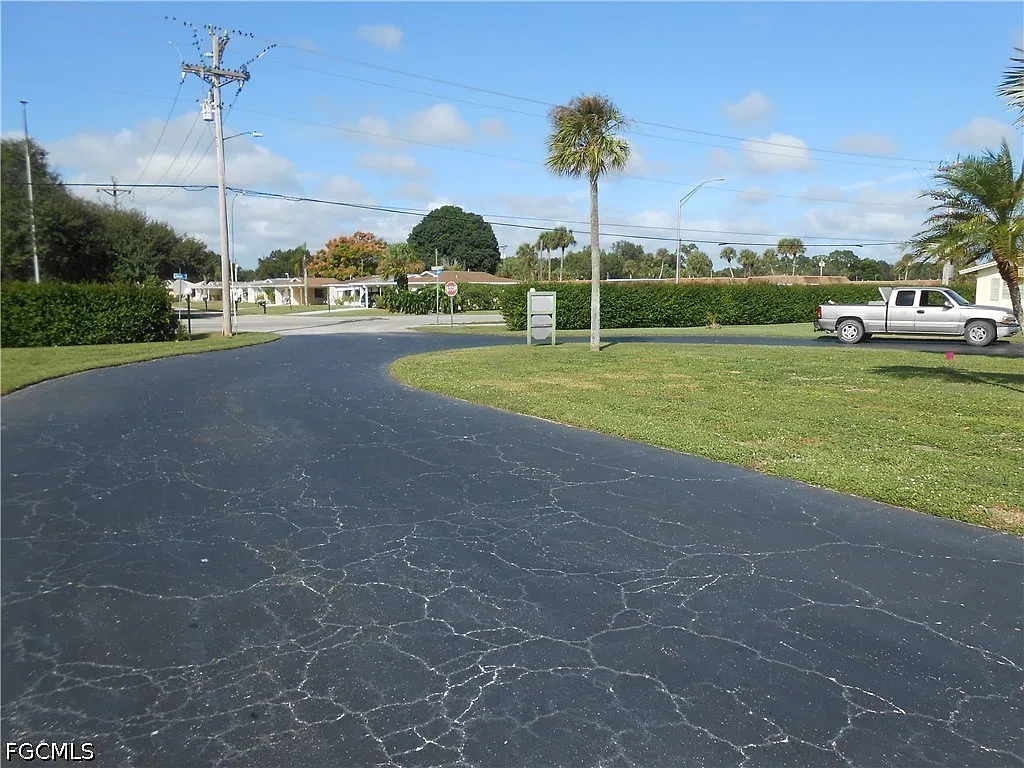 2 bed, 2.0 bath, 990 sqft, $1,200 — Photo 4