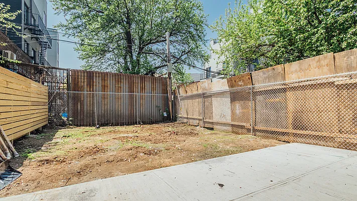 Rented by Metro Prop NY Corp | media 9
