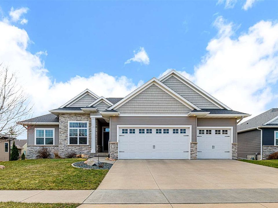 1st image of 990 Grouse Ct