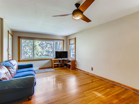 5th image of 309 E Washington St