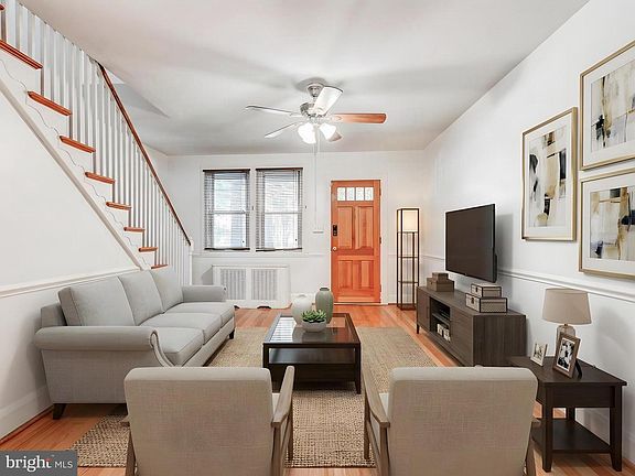 2nd image of 819 W 33rd St