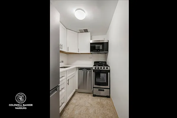 Sold by Coldwell Banker Warburg | media 5