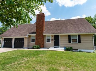 813 SW Lea Dr, Lees Summit, MO 64081